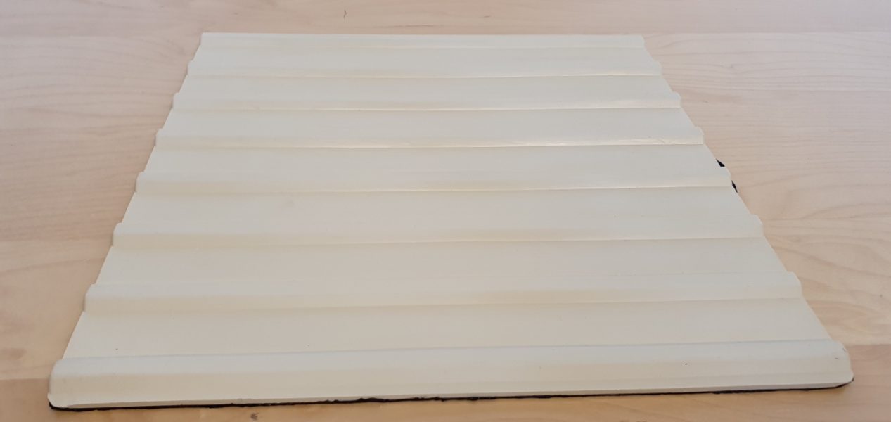 Ledelinje på 30 x 30 cm av harpiks i hvit og svart med butylengummi lim - Bilde 2