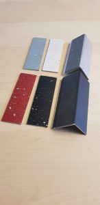 Rester: Trappeneser i aluminium med Forbo ilegg 40 x 35 mm